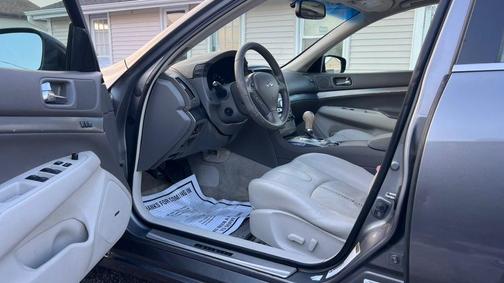 2011 INFINITI G37x Base