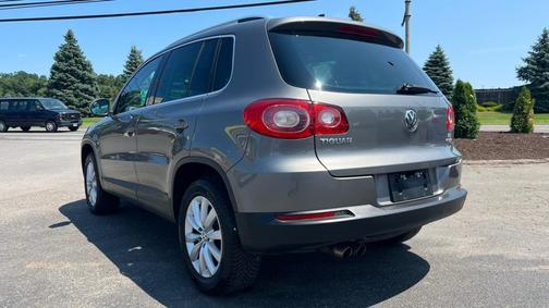 2011 Volkswagen Tiguan SE