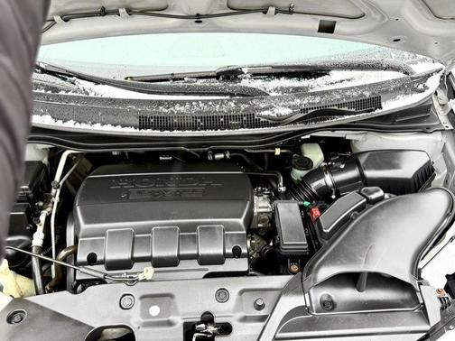 Alabaster Silver Metallic 2012 Honda Odyssey LX