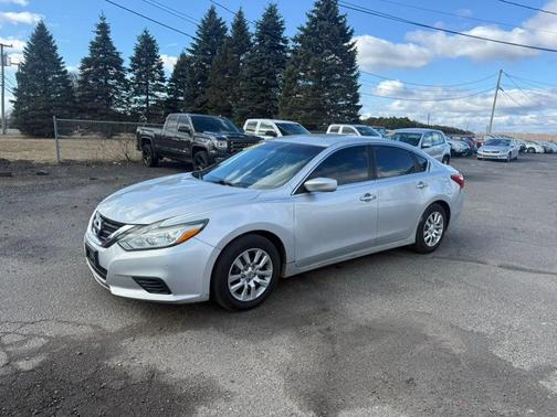 Brilliant Silver 2016 Nissan Altima 2.5 SR