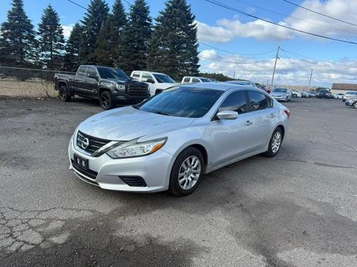 Brilliant Silver 2016 Nissan Altima 2.5 SR