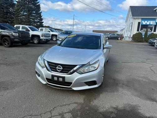 Brilliant Silver 2016 Nissan Altima 2.5 SR