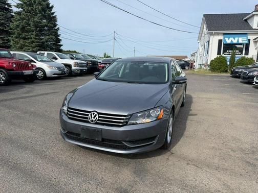 Platinum Gray Metallic 2013 Volkswagen Passat 2.5 SE