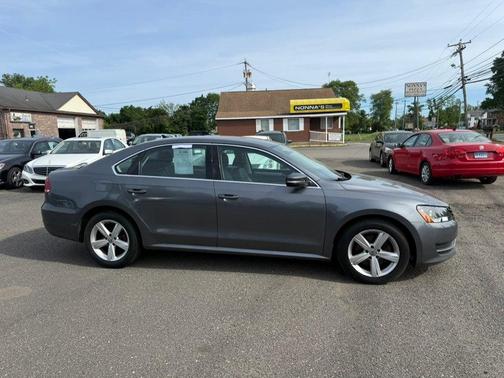 Platinum Gray Metallic 2013 Volkswagen Passat 2.5 SE