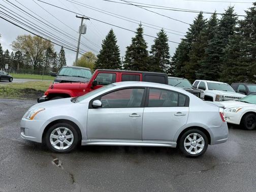 Brilliant Silver 2012 Nissan Sentra 2.0 SR