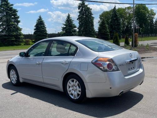 Brilliant Silver Metallic 2011 Nissan Altima 2.5 S
