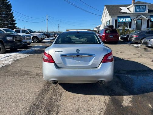 2011 Nissan Maxima SV