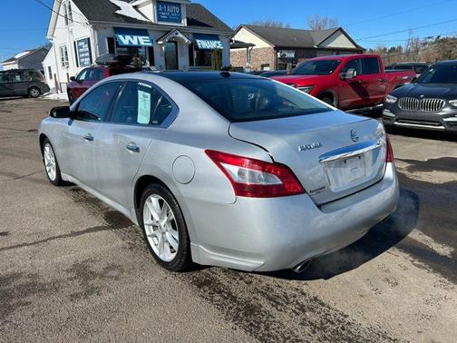 2011 Nissan Maxima SV