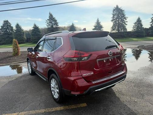 Magnetic Black 2018 Nissan Rogue SV