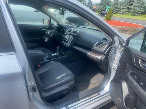Ice Silver Metallic 2016 Subaru Legacy Limited