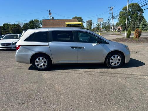 Alabaster Silver Metallic 2012 Honda Odyssey LX