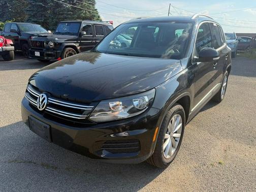 Deep Black Pearl 2017 Volkswagen Tiguan 2.0T Wolfsburg Edition
