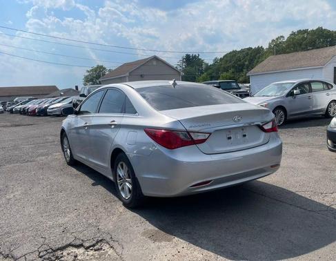 Radiant Silver Metallic 2013 Hyundai SONATA GLS