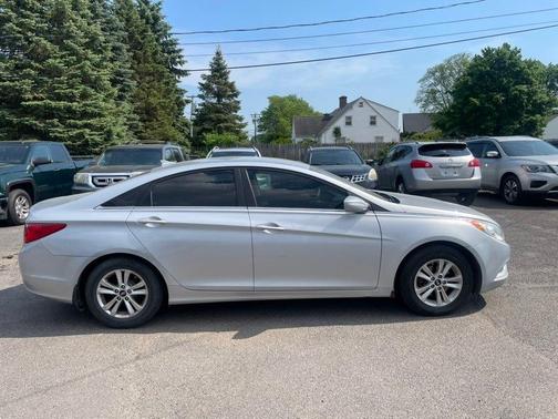 Radiant Silver Metallic 2013 Hyundai SONATA GLS