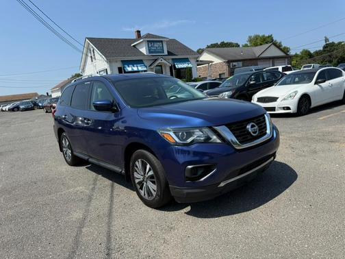 2019 Nissan Pathfinder S