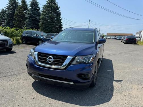 2019 Nissan Pathfinder S