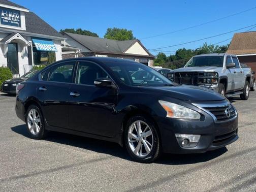 Super Black 2014 Nissan Altima 2.5 SV