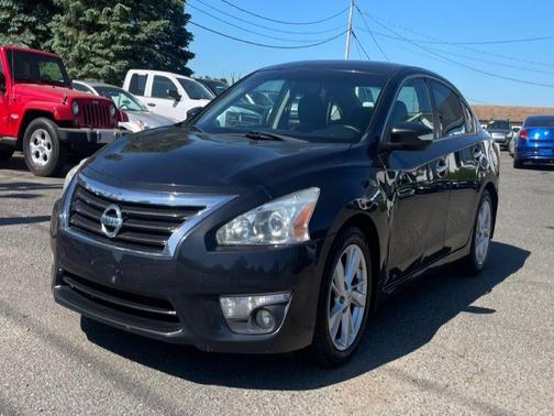 Super Black 2014 Nissan Altima 2.5 SV