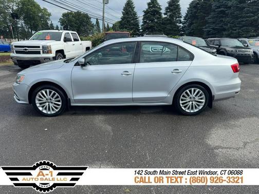 2015 Volkswagen Jetta Auto SE w/Connectivity/Navigation