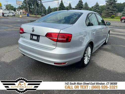2015 Volkswagen Jetta Auto SE w/Connectivity/Navigation