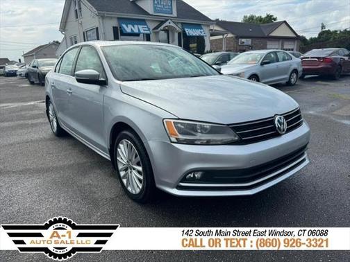 2015 Volkswagen Jetta Auto SE w/Connectivity/Navigation