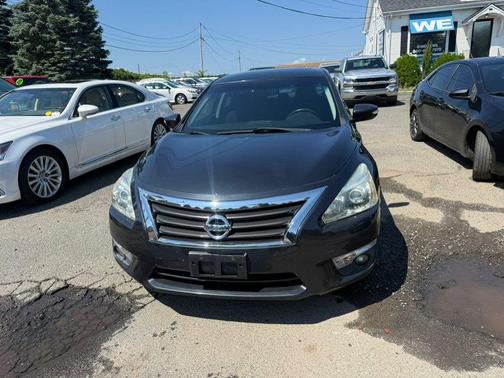 Blue 2014 Nissan Altima 2.5 S