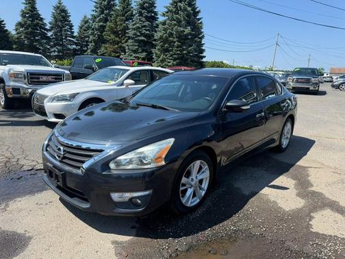 Blue 2014 Nissan Altima 2.5 S
