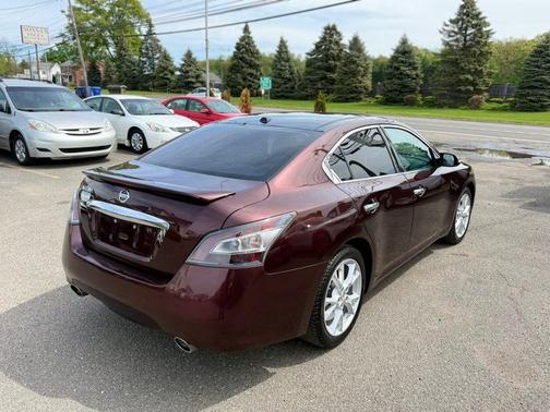 Midnight Garnet Metallic 2014 Nissan Maxima SV
