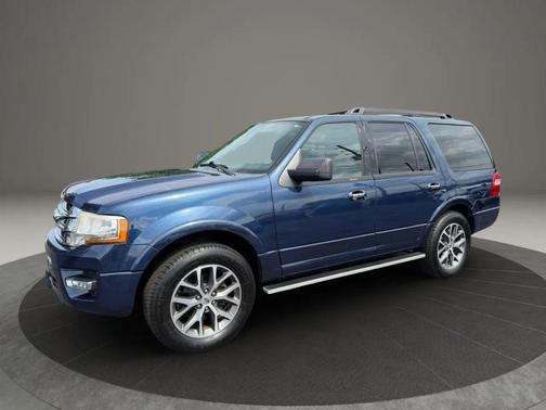 Gray 2017 Ford Expedition XLT