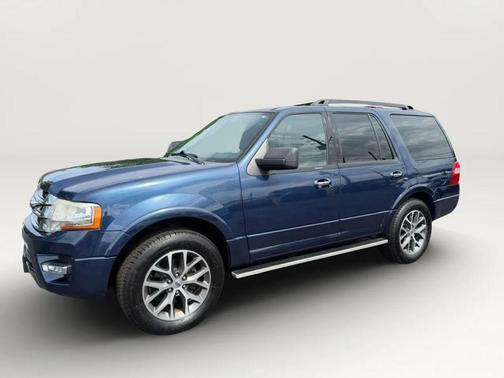 Gray 2017 Ford Expedition XLT