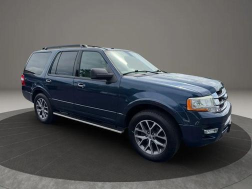Gray 2017 Ford Expedition XLT