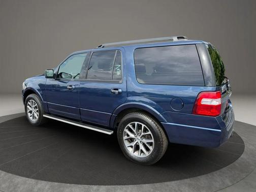 Gray 2017 Ford Expedition XLT
