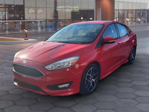 Red 2016 Ford Focus SE