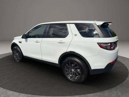 Yulong White Metallic 2019 Land Rover Discovery Sport Landmark Edition