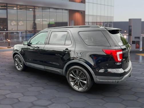 Shadow Black 2018 Ford Explorer XLT