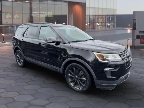 Shadow Black 2018 Ford Explorer XLT