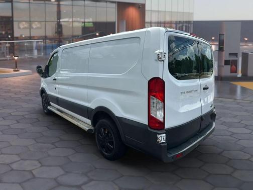 Oxford White 2017 Ford Transit-250 Base