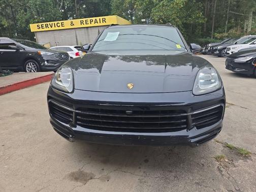 Blue 2019 Porsche Cayenne Cayenne