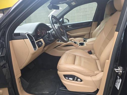 Blue 2019 Porsche Cayenne Cayenne