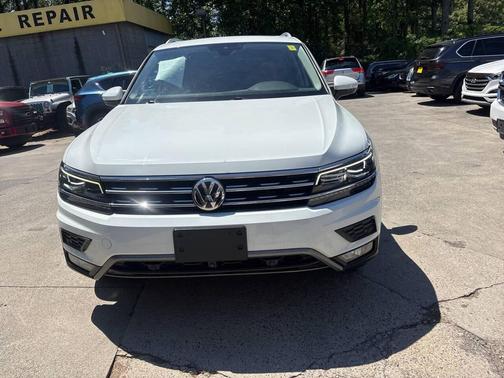 White 2019 Volkswagen Tiguan 2.0T SEL