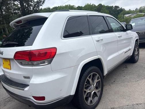 2018 Jeep Grand Cherokee Sterling Edition