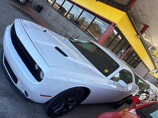 2021 Dodge Challenger SXT