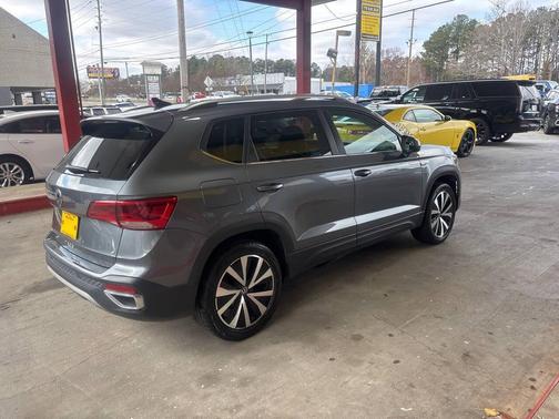 2023 Volkswagen Taos SE 4dr SUV