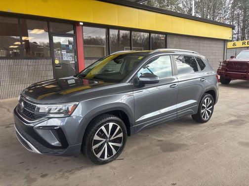 2023 Volkswagen Taos SE 4dr SUV