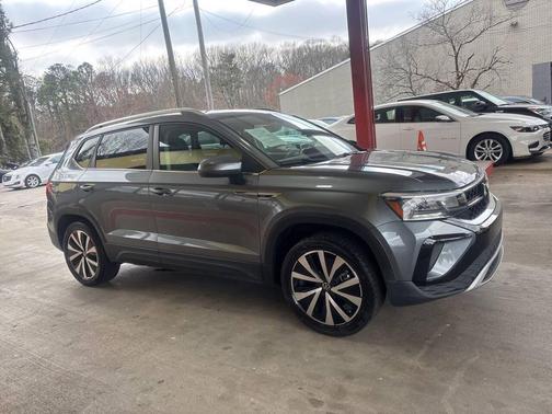 2023 Volkswagen Taos SE 4dr SUV