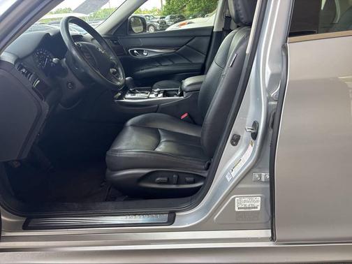 Silver 2015 INFINITI Q70 3.7 4dr Sedan