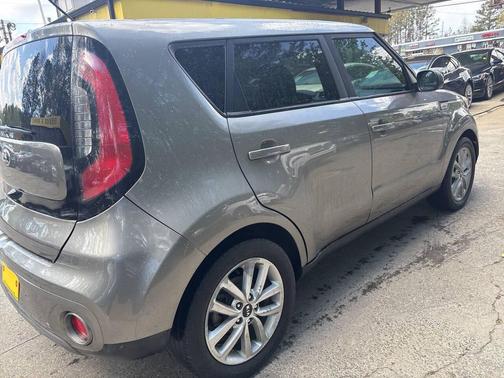 2017 Kia Soul +