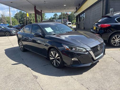Blue 2021 Nissan Altima 2.5 SV