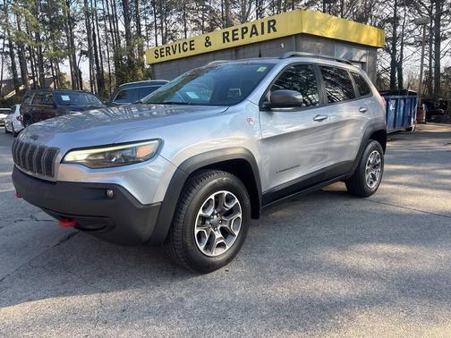 Silver 2020 Jeep Cherokee Trailhawk