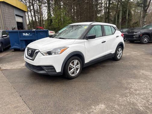 2020 Nissan Kicks S